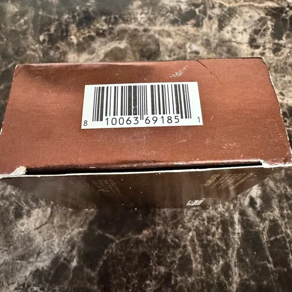 Hourglass Veil Translucent Setting Powder – Translucent Deep (New in Box) - Picture 5 of 8